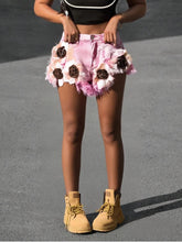 Load image into Gallery viewer, Flower Decor Ripped Hem Denim Shorts